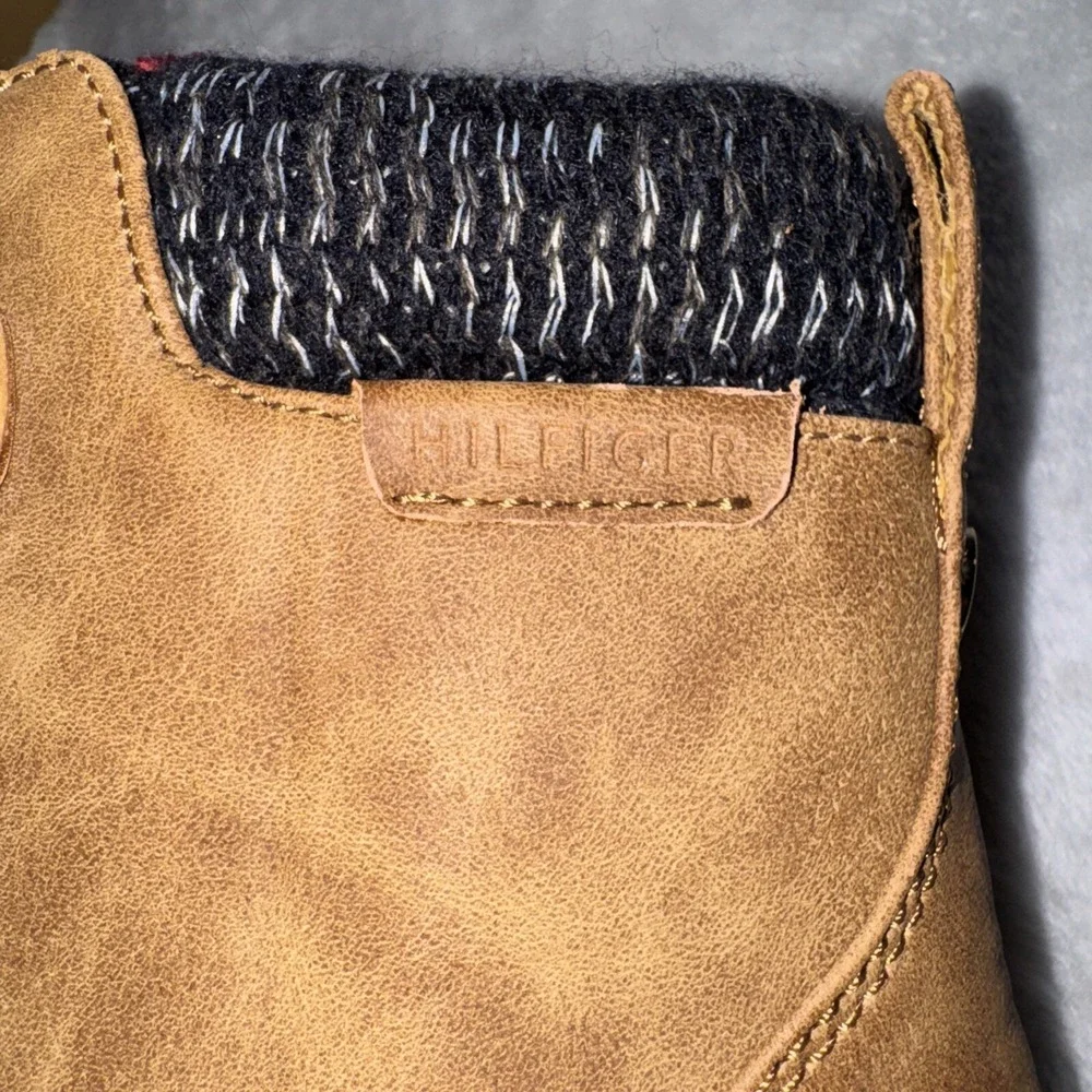 Tommy Hilfiger Roza3 Duck Boots Size 8M